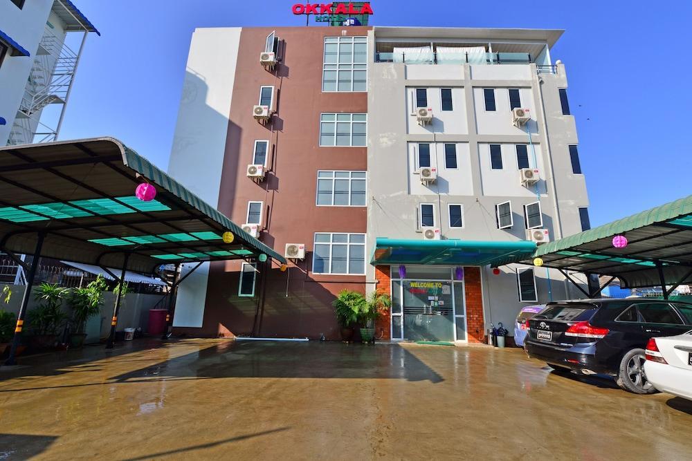 Okkala Hotel Yangon Esterno foto
