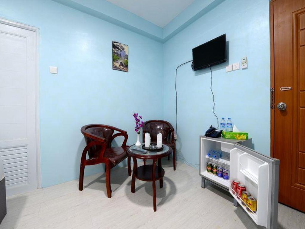 Okkala Hotel Yangon Esterno foto