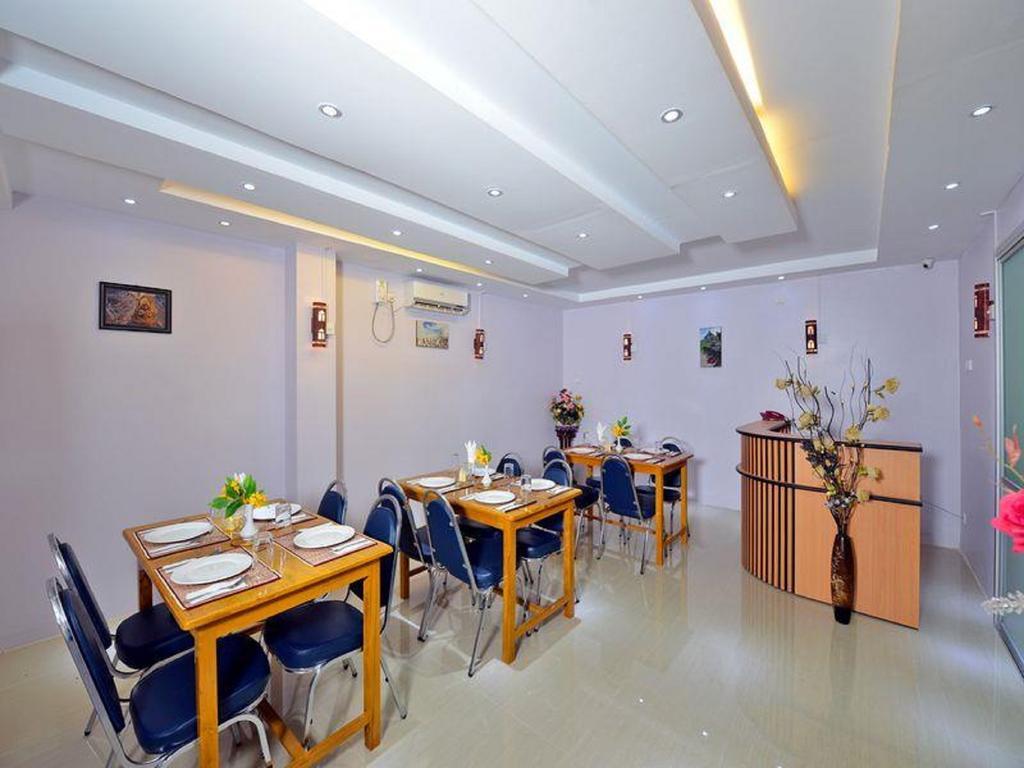Okkala Hotel Yangon Esterno foto