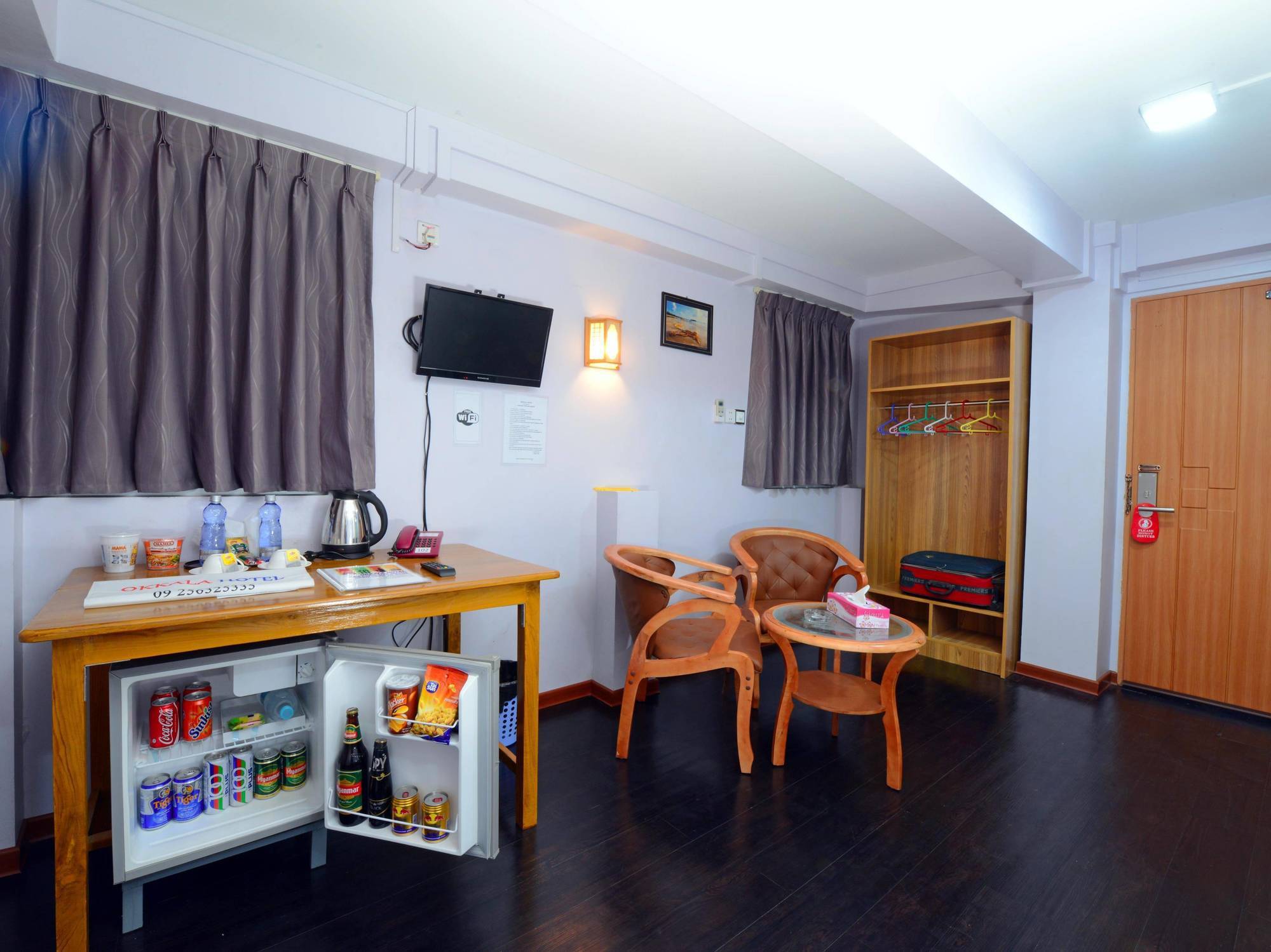 Okkala Hotel Yangon Esterno foto