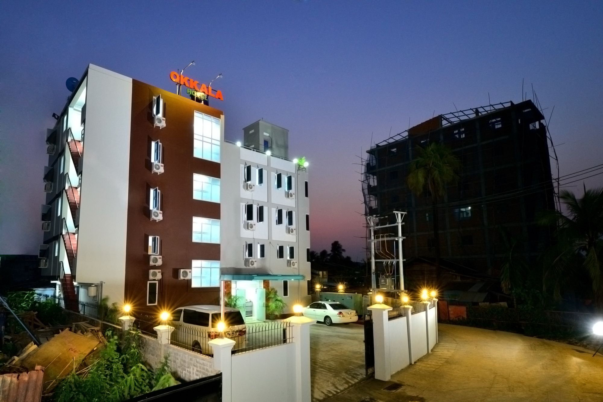 Okkala Hotel Yangon Esterno foto
