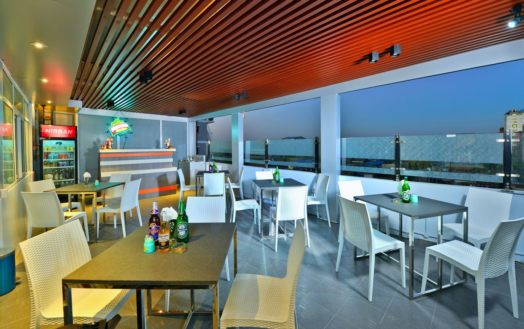 Okkala Hotel Yangon Esterno foto
